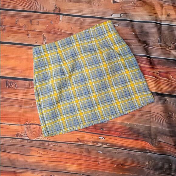 Better Be Yellow Plaid Skirt Juniors Size M - Picture 6 of 6